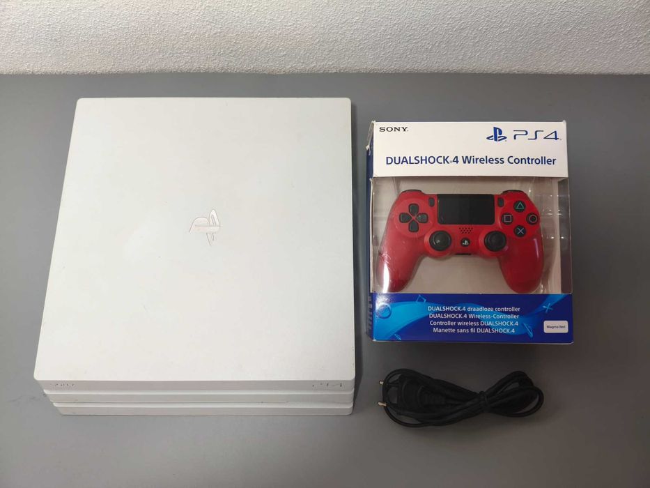 Playstation 4 Pro Branca