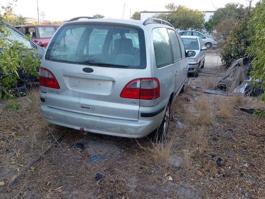 Vendo Ford galaxy 1.9 tdi