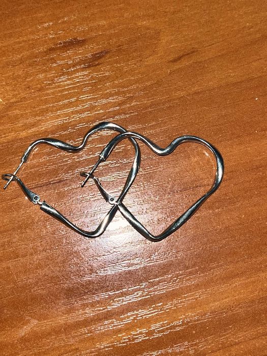 серьги в форме сердца