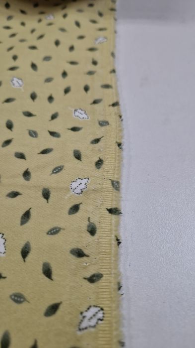 Bawełna żółta wzór szer.144 cm.