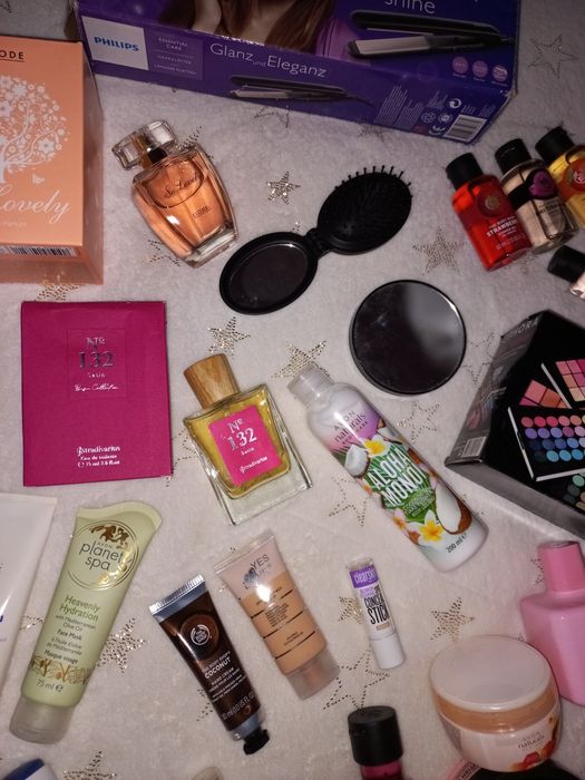 Vários produtos de cosmética novos!