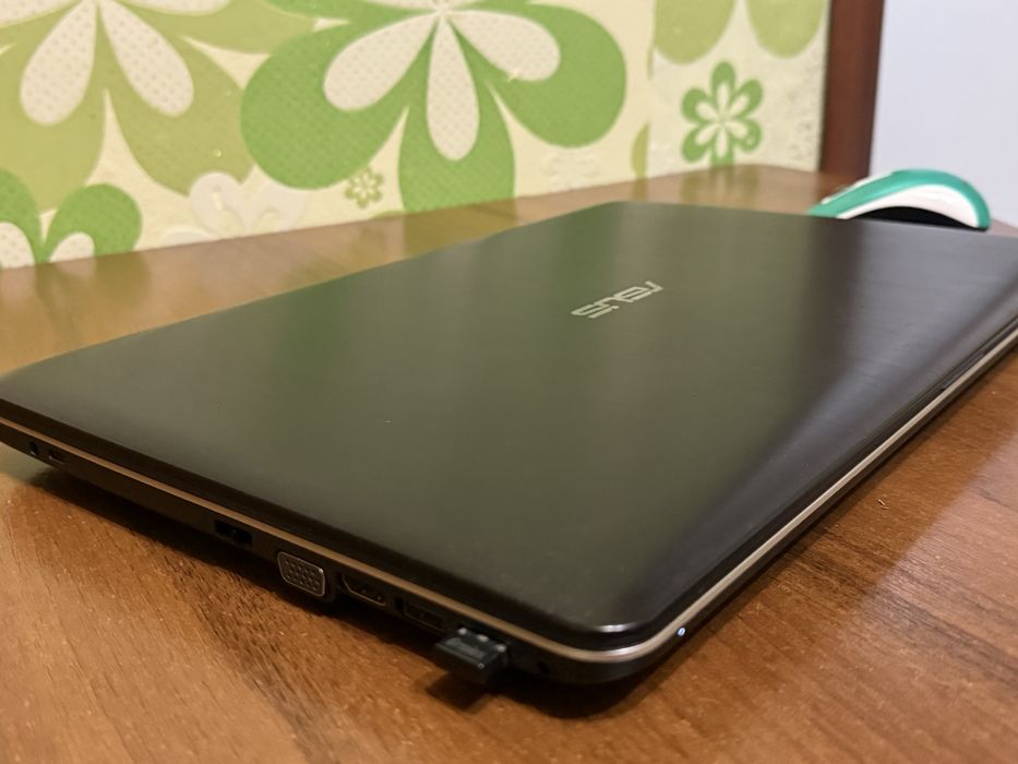 Ноутбук Asus Vivobook max r541