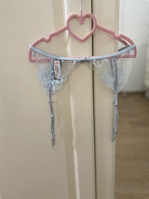 Пояси для панчіх Victoria’s Secret