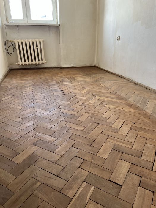 Parkiet drewniany 26 m² – jodełka, do ponownego ułożenia