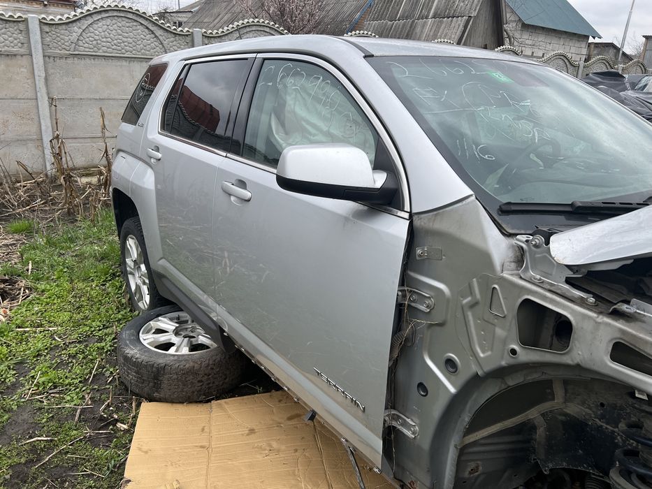 Продам двери GMC Terrain 2017