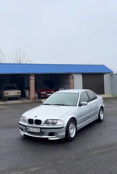 Продам BMW e46 2002 року механіка. Із плюсів стоїть зимня гума було проведено ТО замінено масло, та всі фільтра ходова також в порядку має дуже приємний звук (стоїть прямоток) хороше світло, також встроєний газ
Із мінусів потрібно обслужити тормозні колодки
Пишіть, або телефонуйте :)
Присутній невеликий торг)