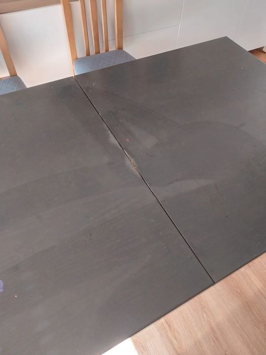 Mesa e aparador de sala