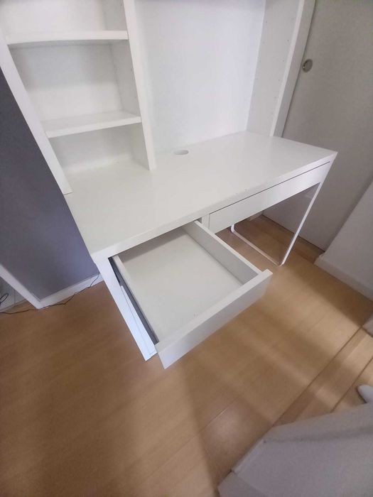 Secretária Micke IKEA