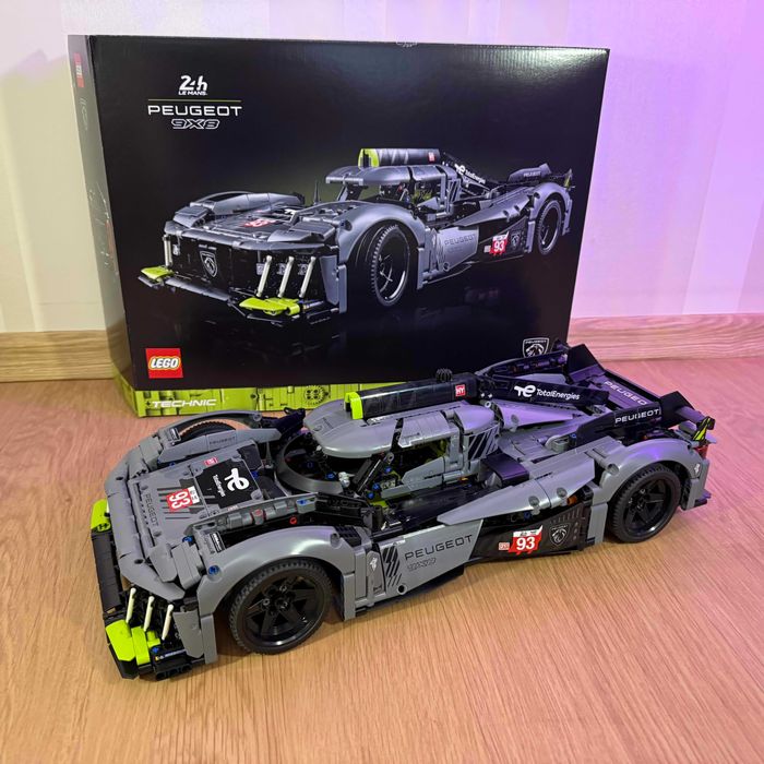 LEGO Technic Peugeot 9X8 24H Le Mans Hybrid Hypercar 1775