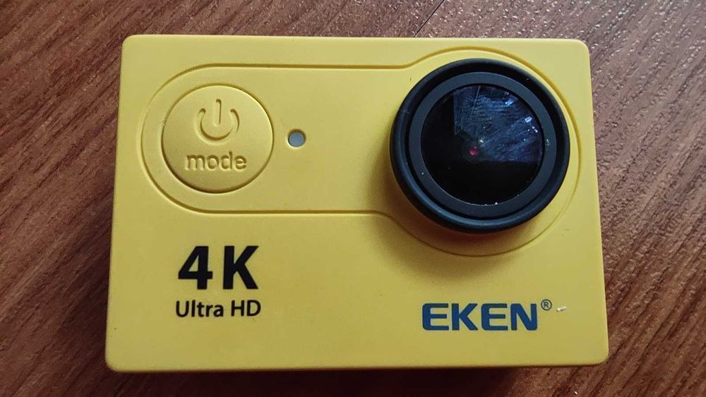 Продам экшн-камеру EkenКа