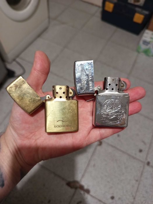 Conjunto de 2 Isqueiros estilo Zippo