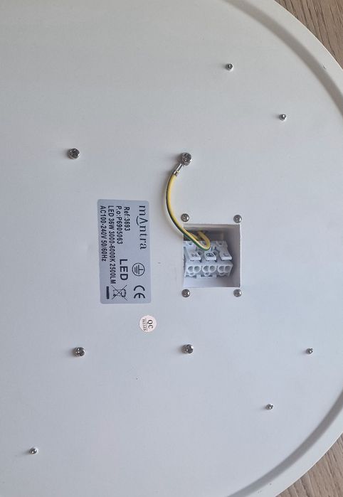 Candeeiro teto Mantra Led c/coluna som diferentes tom luz c/ comando