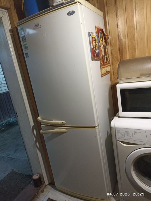 Продам Холодильник атлант