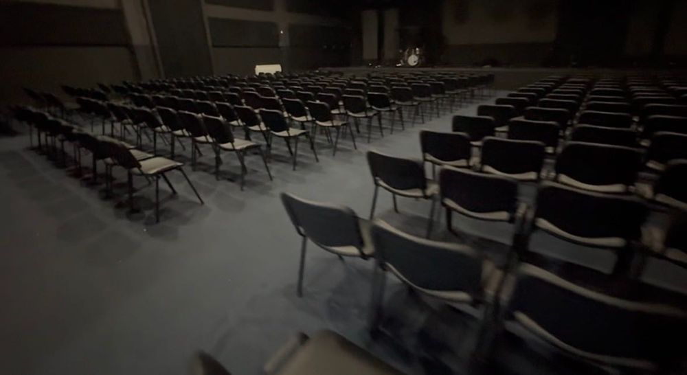 Cadeira de Auditório com Palmatória e Revestimento Tecido Usadas