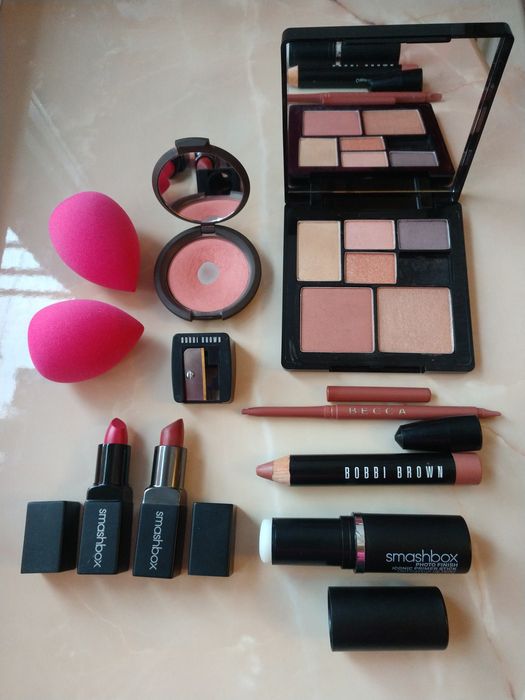 Професійна косметика Помади тіні хайлайтер олівці рум'яна лак