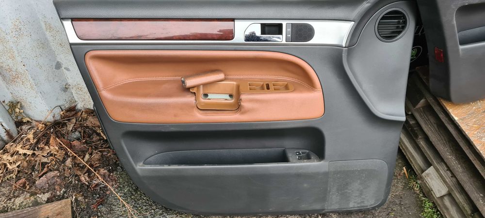 Сидіння + Карти Volkswagen Touareg салон обшивки дверей