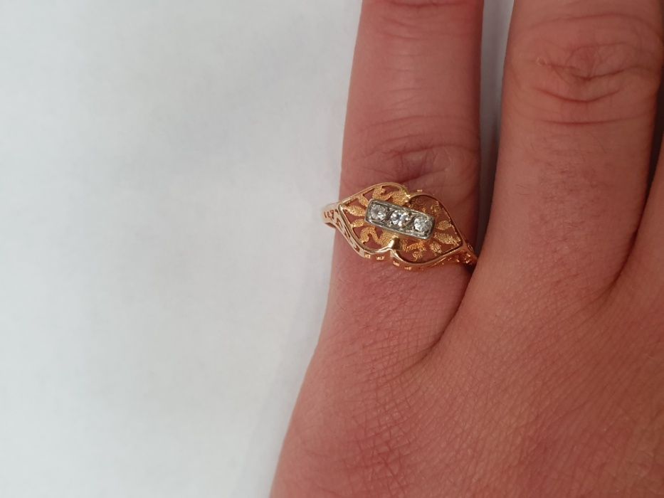 II poł. XX wieku! Złoty pierścionek/ 750/ 2.40 gram/ R17