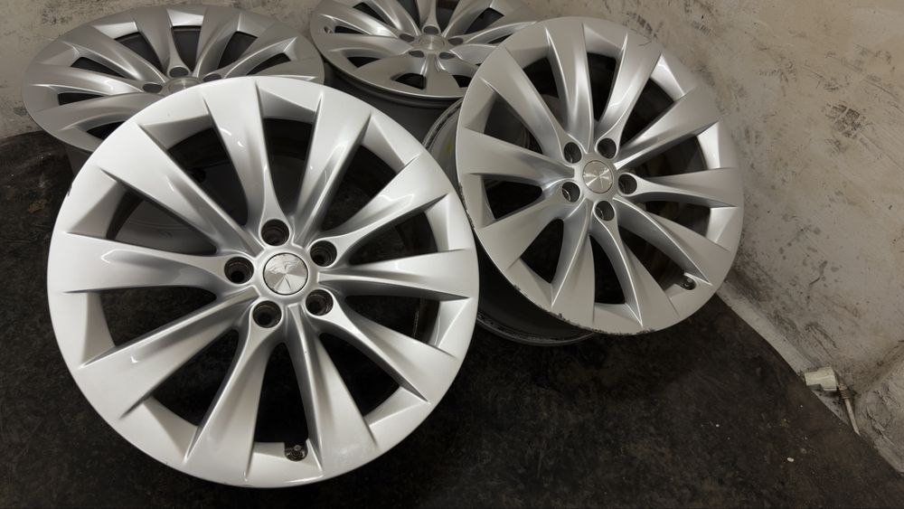 Felgi Aluminiowe 5x120 20” TESLA MODEL X Y Przód 9Jx20 Tył 10Jx20