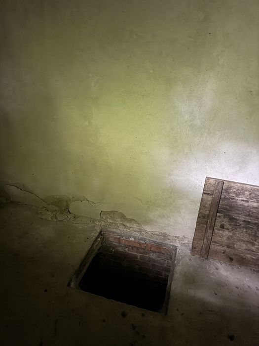 Продам капітальну будівлю на ділянці 6 сот.