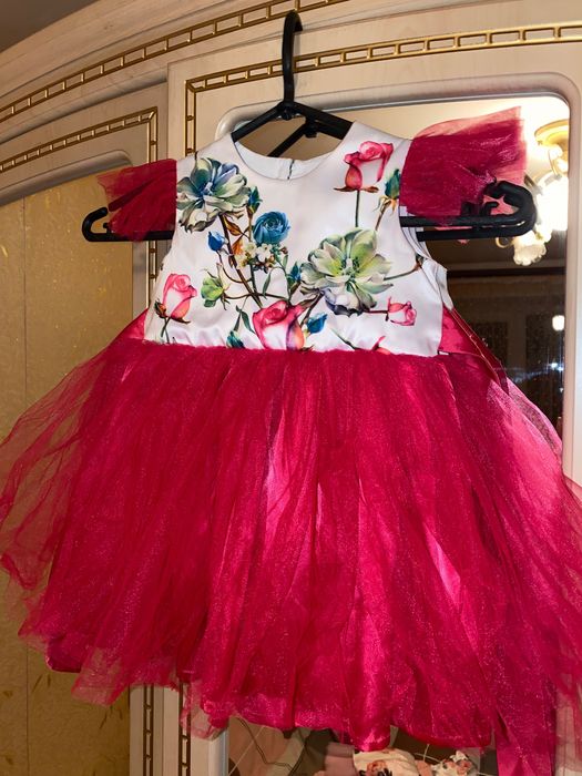 Дитяче святкове плаття неперевершений дизайн з квітами