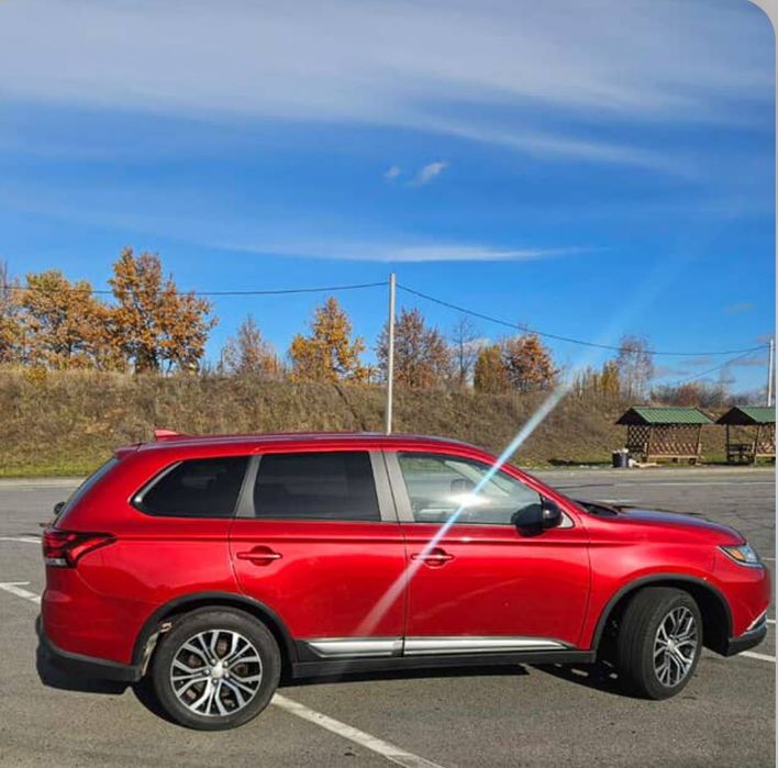 Mitsubishi Outlander 2017 року