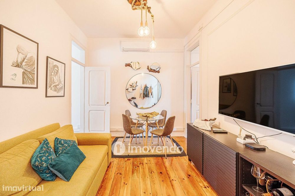 Apartamento T2 mobilado e com cozinha equipada, na Penha de França