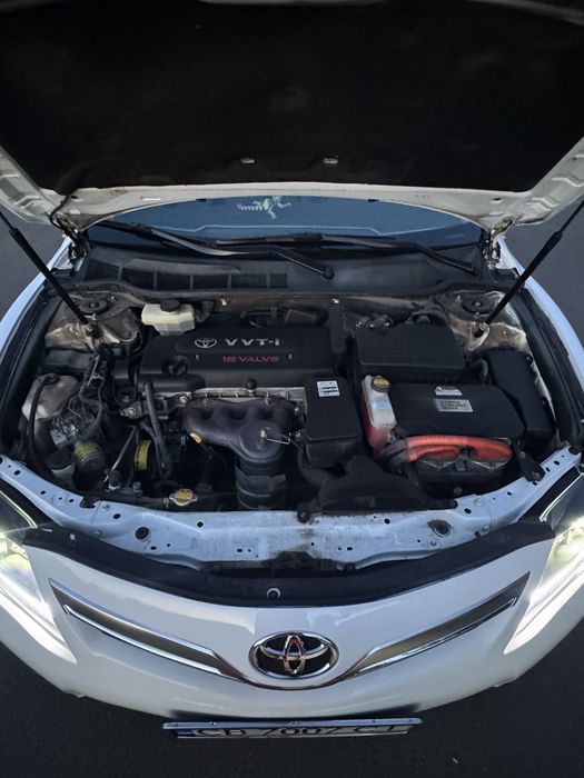 Toyota  Camry  HYBRID