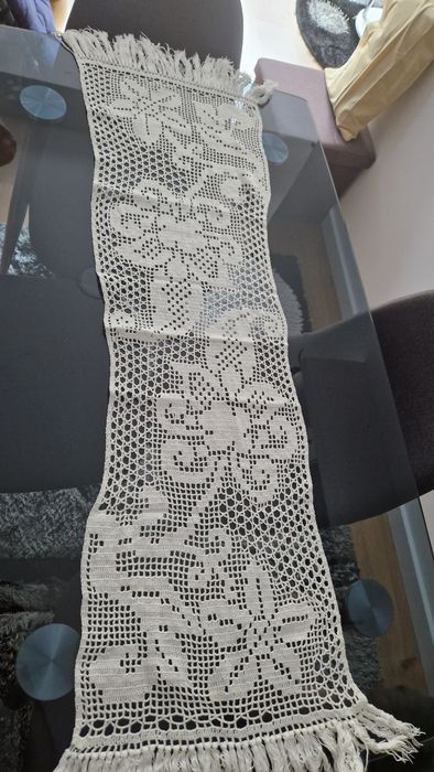 Napron de mesa em croché