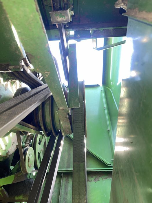 Комбайн John Deere 1065
