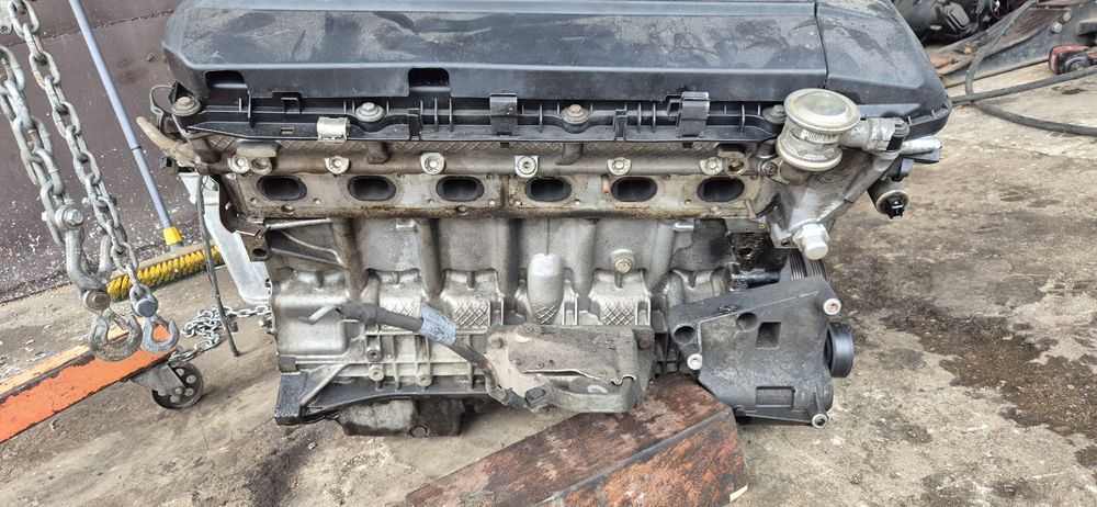 Silnik słupek Bmw M54b22 E39 E46 E60 wraz z pokrywa zaworów wciskane cewki miska łapy e60