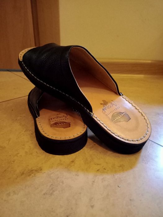 Klapki 39 damskie skórzane czarne