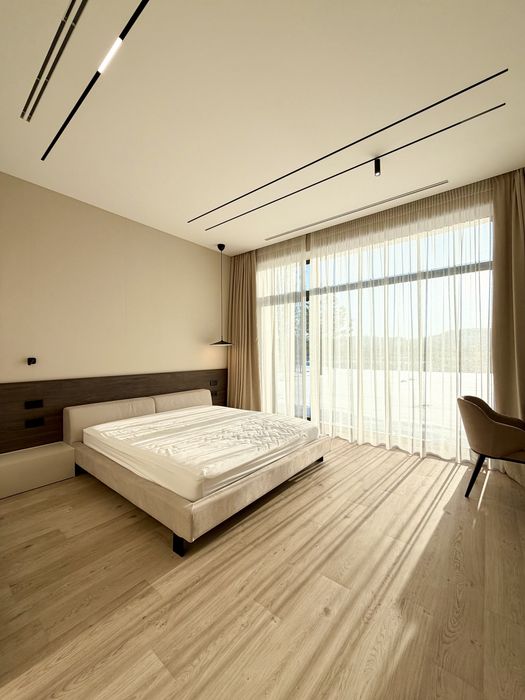 Будинок 364 м² з виходом на воду,басейн Романків Новообухівська траса