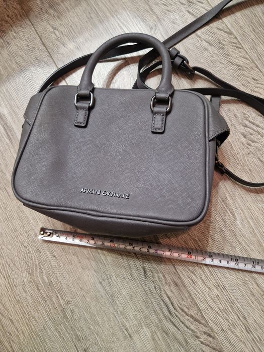 Сумочка кожаная Armani Exchange