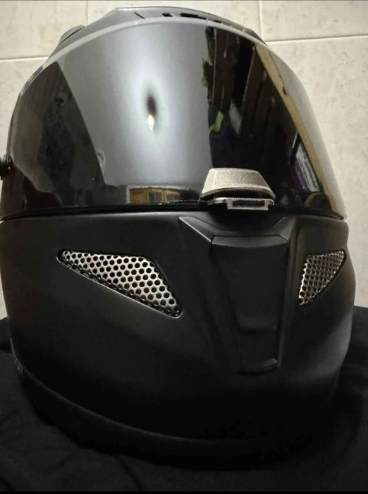 Capacete HJC -RPHA11 preto mate

Está  como novo ,na caixa com todos o