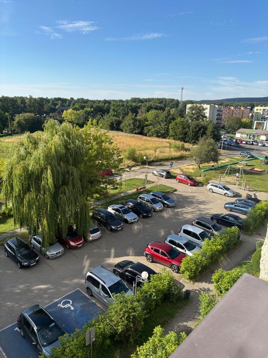 Słoneczna kawalerka z balkonem