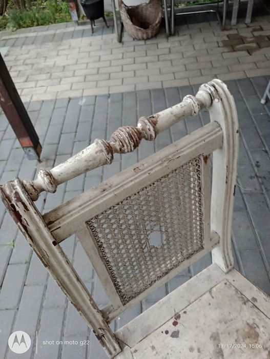 Krzesło stare do renowacji,stabilne