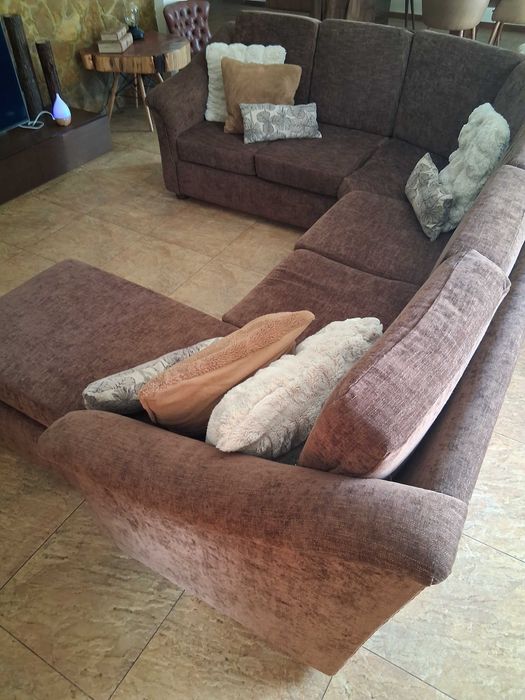 Sofá com chaise longue