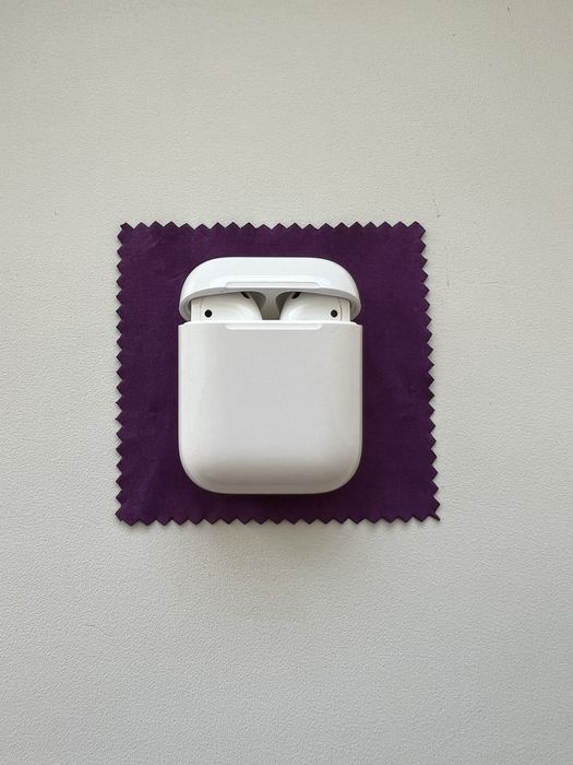 Навушники Apple AirPods 2 оригінал стан на фото