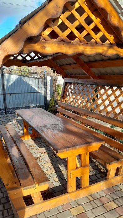 альтанка з дерева