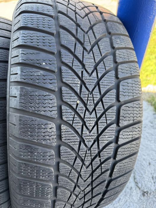 Зимові шини Dunlop 255/50 R19