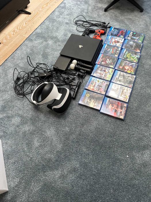 Konsola ps4 Playstation 4 pro 4K. Dysk 1 TB + 2x pad + zestaw Gogle Sony VR + 14 gier