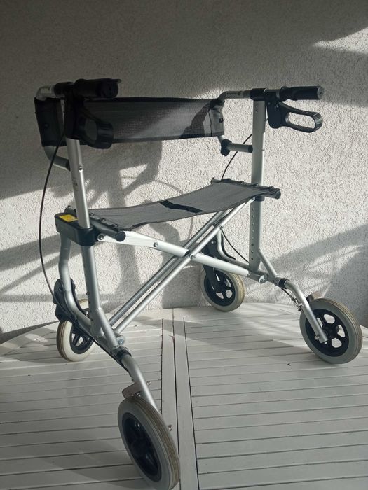 Bardzo duży balkonik chodzik rehabilitacyjny do 220 kg