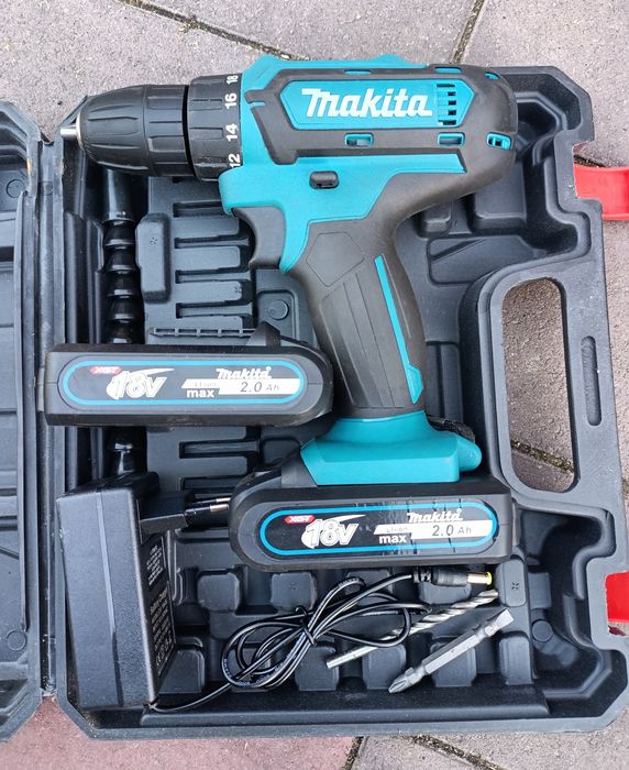 Шуроповерт Makita з набором інструментів 18V 2 акумулятори