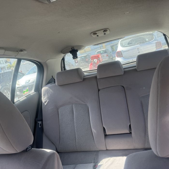 Nissan Almera — fotografia 4