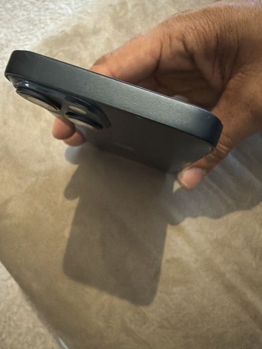 Vendo Iphone 14 64 gigas estado de bateria 77%
