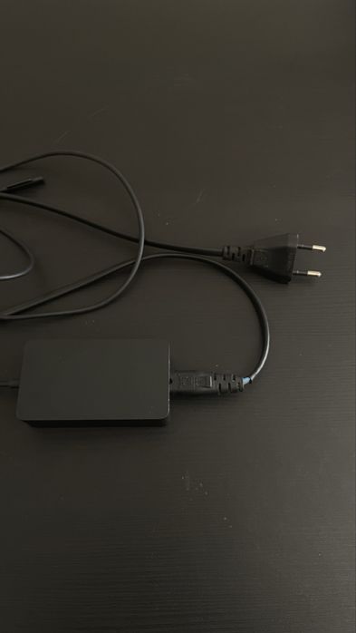 Surface pro 9, i5-1335U, 8GB ram, 256GB