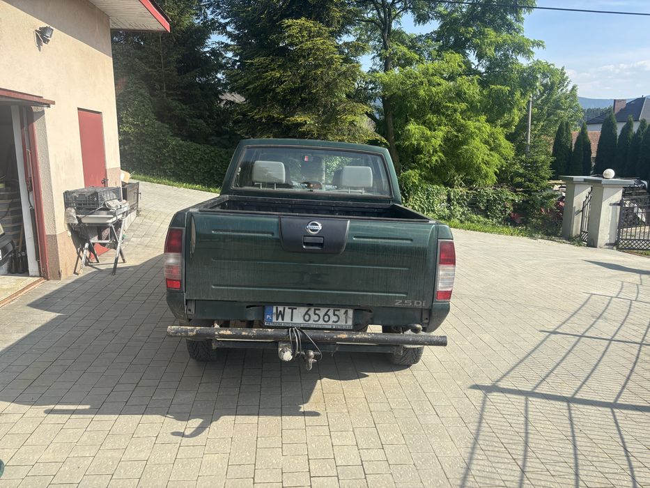 Nissan Navara pickup 2003