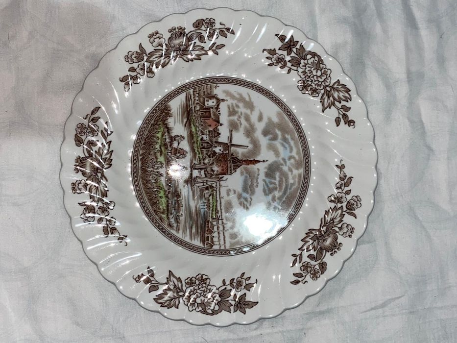 Conjunto de louça antiga