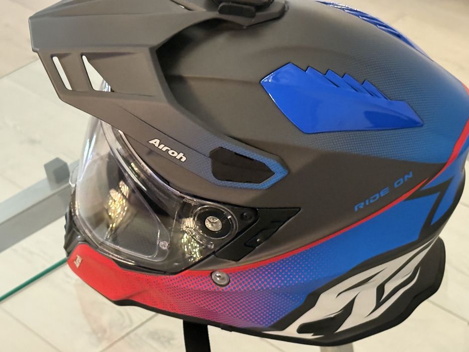 3 Capaceted Premium – BMW GS Carbon / SHOEI X-SPIRIT III / AIROH