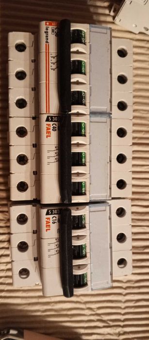 3 wyłączniki nadprądowe Fael/Legrand  C50, C40,C16 3F